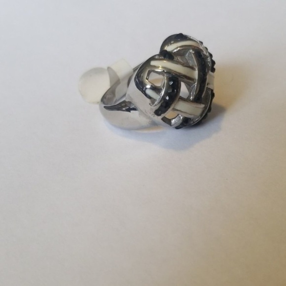 Stainless steel heart ring size 8 - Picture 2 of 2